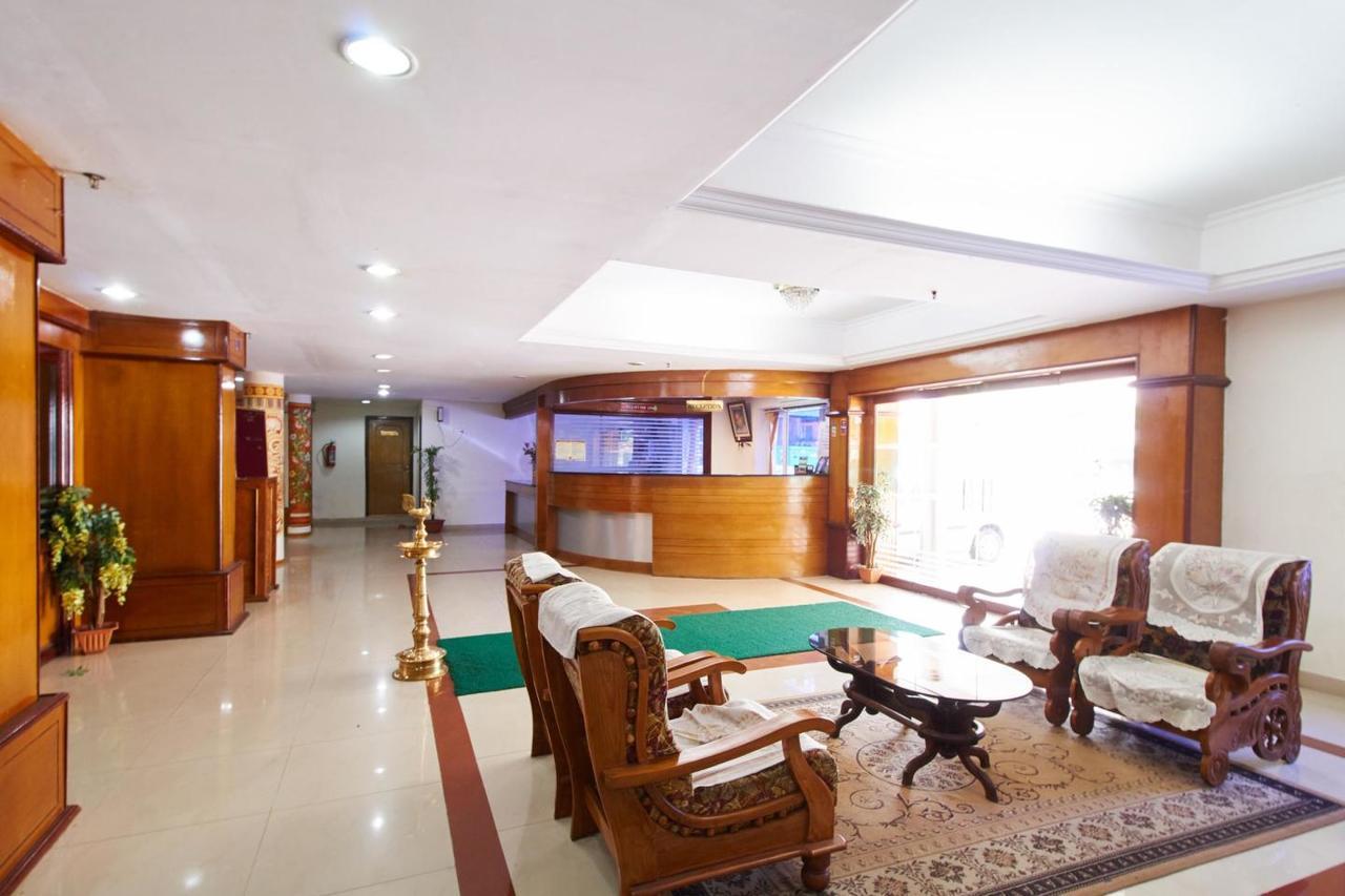 Sree Gokulam Sabari Hotel Chavakkad ภายนอก รูปภาพ