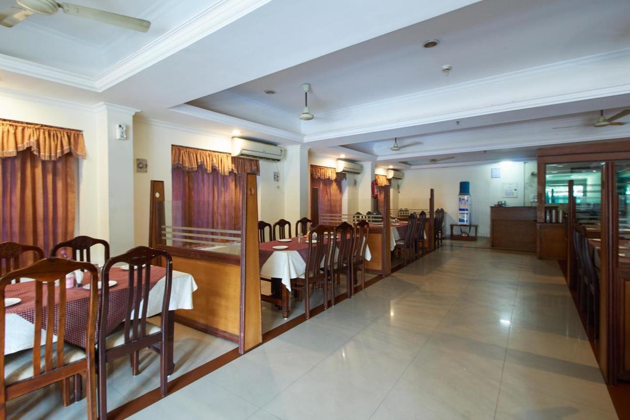 Sree Gokulam Sabari Hotel Chavakkad ภายนอก รูปภาพ